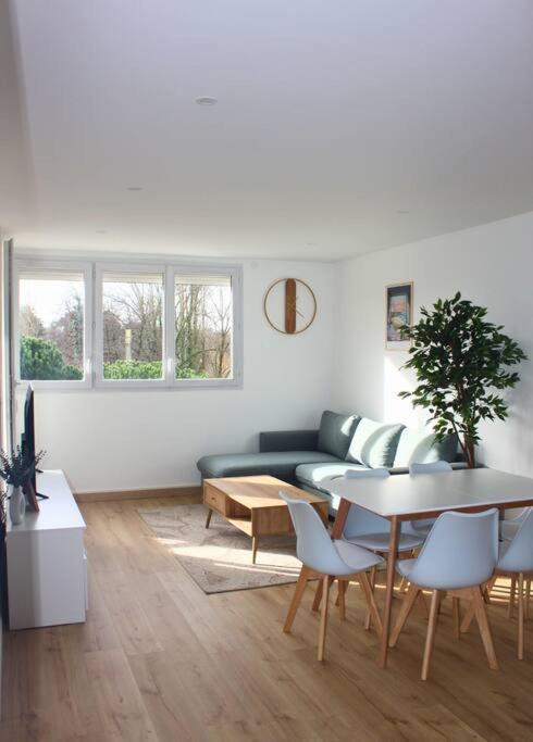 Apartment Apptartement Neuf - Situation Ideale - Balneo - Parking